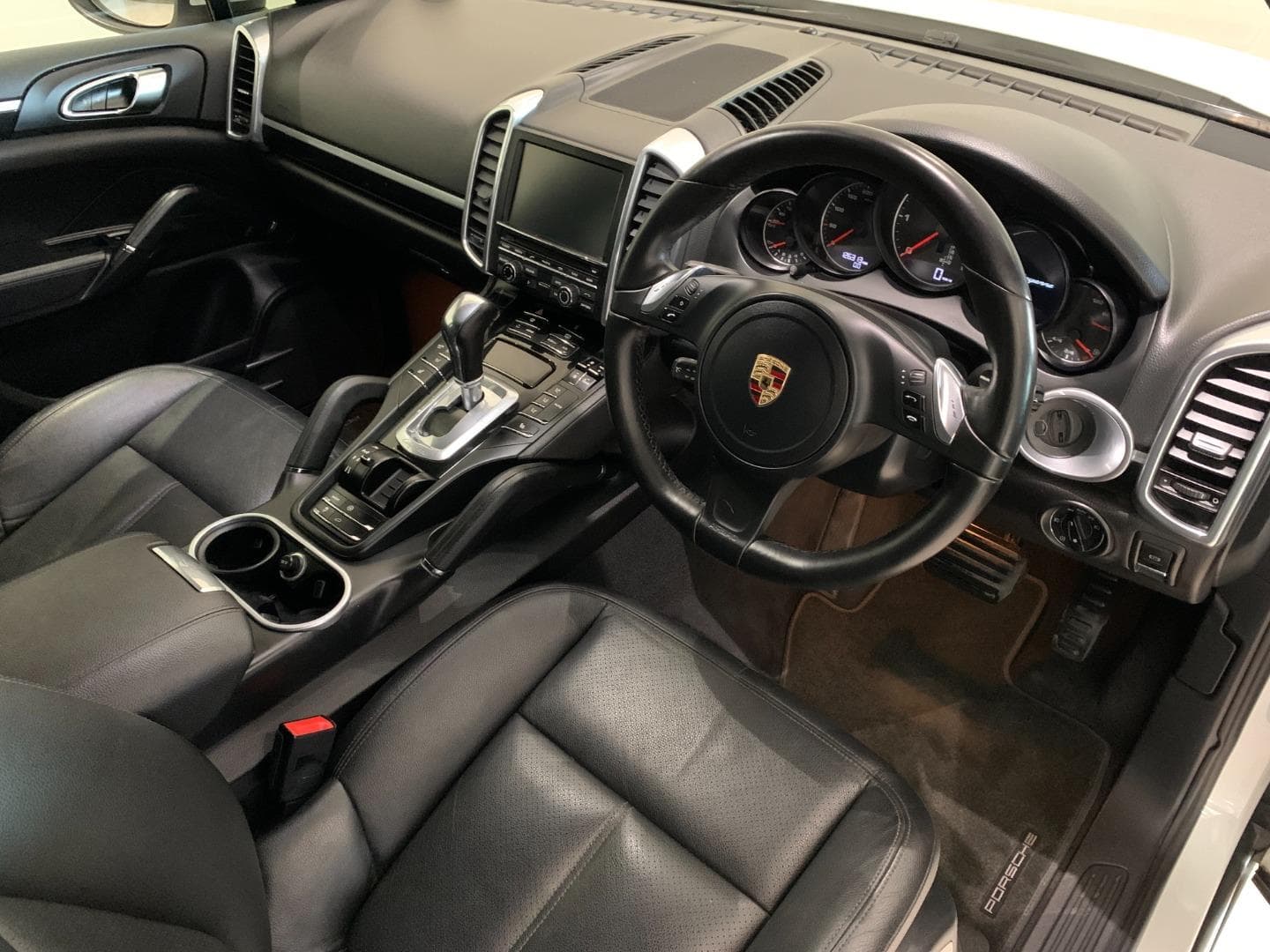 Porsche Cayenne - Image 5