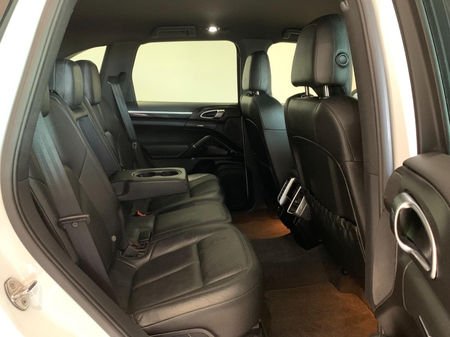 Porsche Cayenne - Image 7
