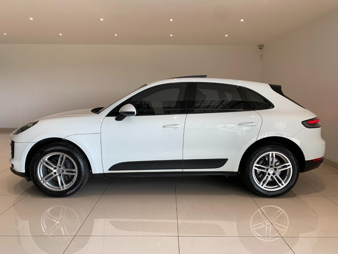 Porsche Macan - Image 3