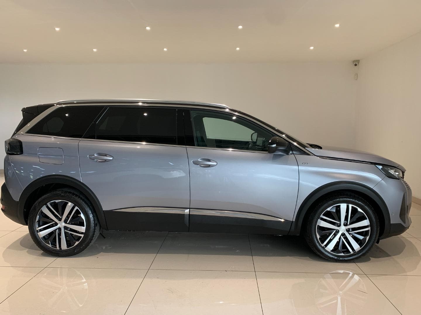 Peugeot 5008 - Image 2
