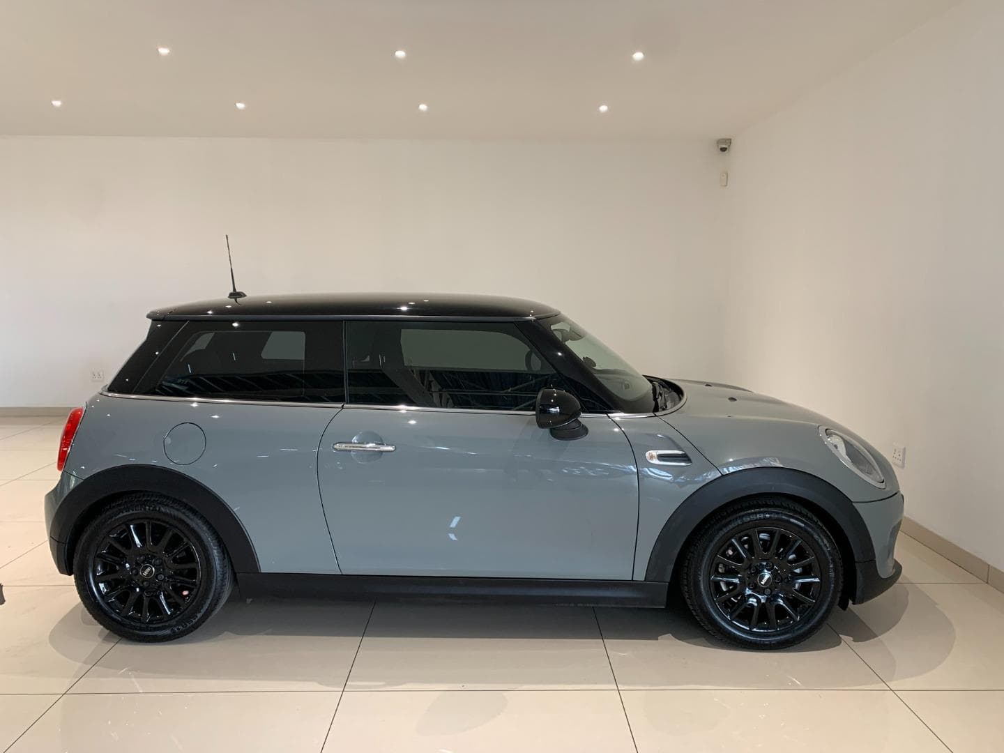 MINI Hatch - Image 4